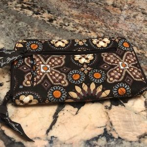 EUC Vera Bradley Clutch/Wristlet/Wallet